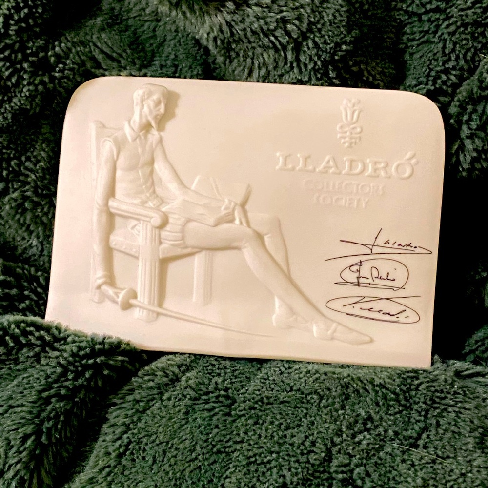 Lladro Collector Society Plaque. Don Quixote.